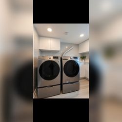 Samsung Washer and Dryer - Like New - Calumet City, IL