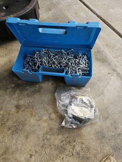 Car/Pickup Snow Chains **BRAND NEW**