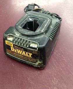 Dewalt 7.2v - 18v charger