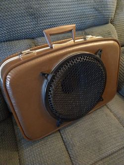 Guitar speaker suitcase