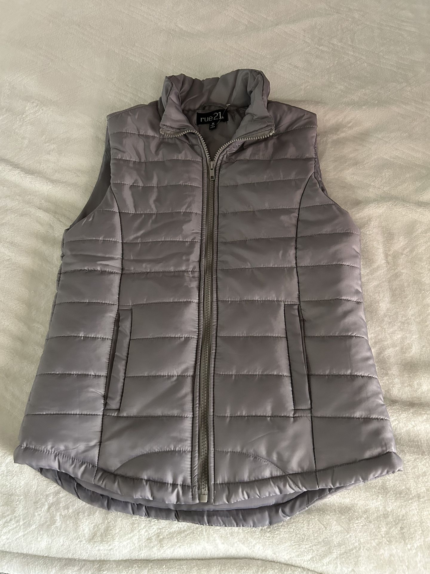 Rue 21 Juniors Grey Puffer Vest (Brand New) 