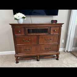 Wood Dresser