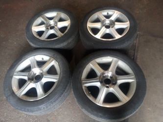 Set de rines para carro de 5 agujeros