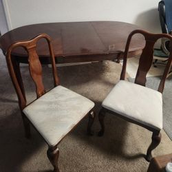 Oblong Dinning Table With Extention Plus 2 Highback Chairs 