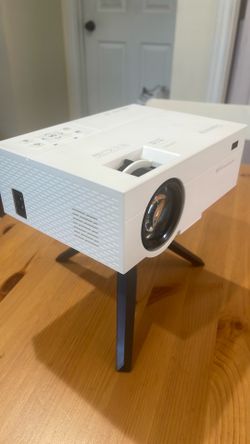 Mini home Proyector, powerful and really clear,  new in box