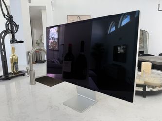 Apple Studio Display - Excellent Condition