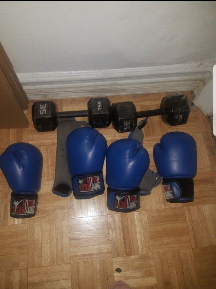 Kickboxing gloves, hand weight and 35lb weight pick up only