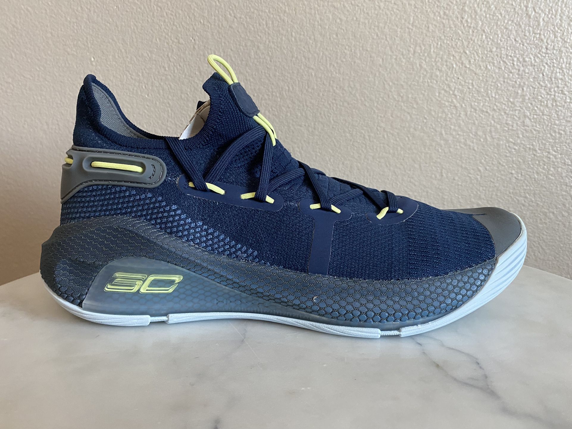 Under Armour Curry 6 International Boulevard Size 10.5 $220