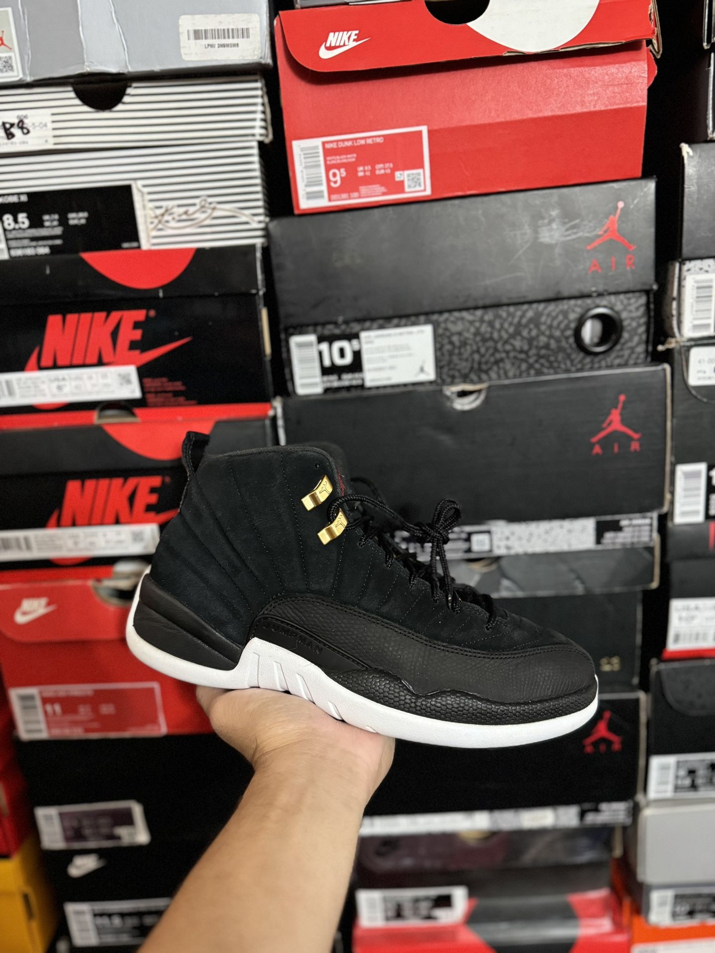 Jordan Reverse Taxi 12s size 9 Close To VNDS