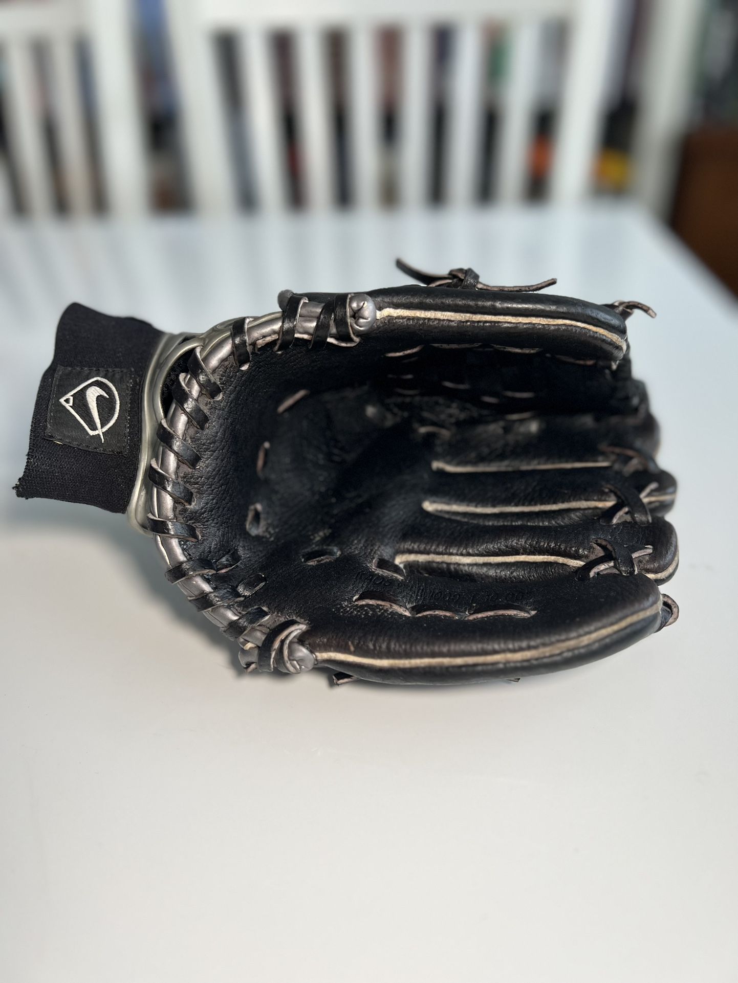 Nike KAOS Web Youth Black Baseball Glove Size - 1000/ 10.00" - Webfit Technology!