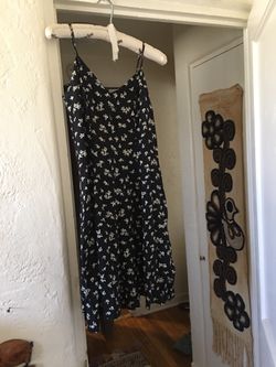 Adorable, Blk And White Roses Mini Dresss 
