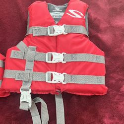 US Coast Guard Approved Life Vest For 30-50lb New! One For $20. Firm On Price NO LOWER. Pick Up Only. All New Materials. Toddlers & Kids