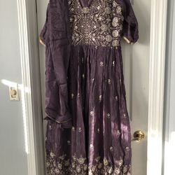 Dress/gown