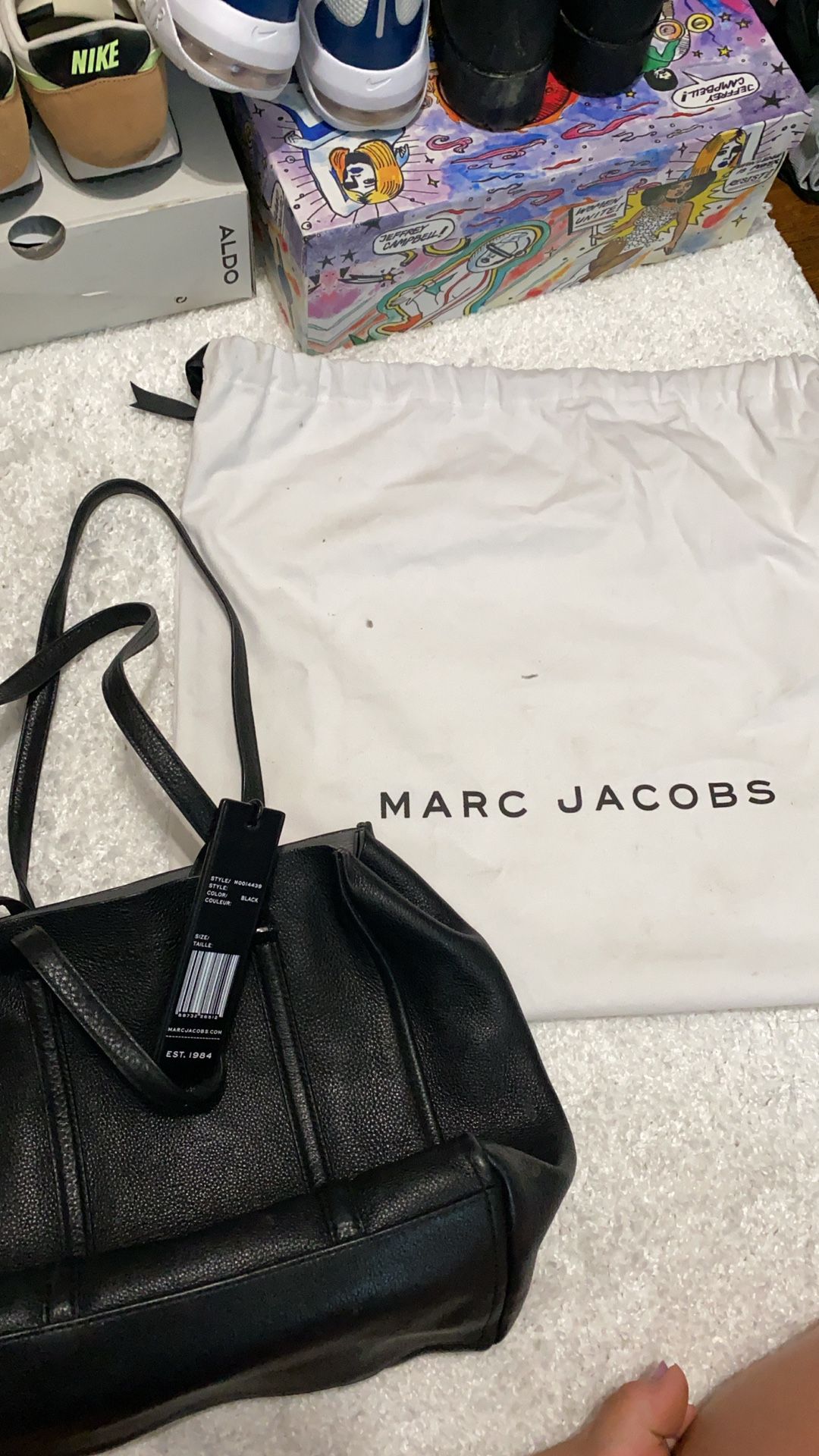 MARC JACOBS Good Contain Black Bag 