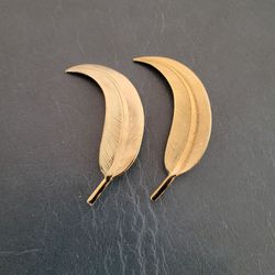 Brooch/Pin - Gold Tone Feather/Leaf Shaped, Set of 2