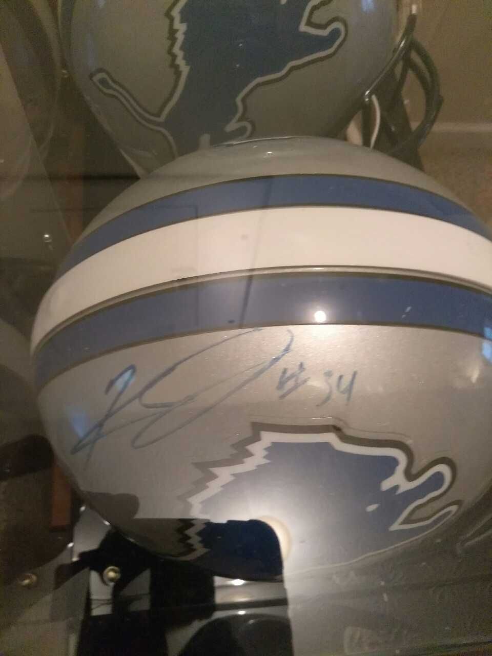 Detroit lions Kevin Jones authentic NFL signed pro line riddell helmet in mirrored case with JSA certificate of authenticity