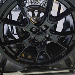 👉 20” Gloss Black Split 5-Spoke Wheels – Clean Sporty Aggressive Setup 🔥