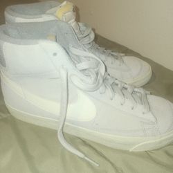 Nike Blazer Mid'77 Size 10
