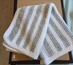 Beautiful crotchet Baby Blanket 30 hy 46 inches