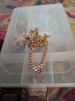 Broken gold chain