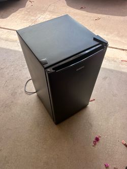 Mini fridge