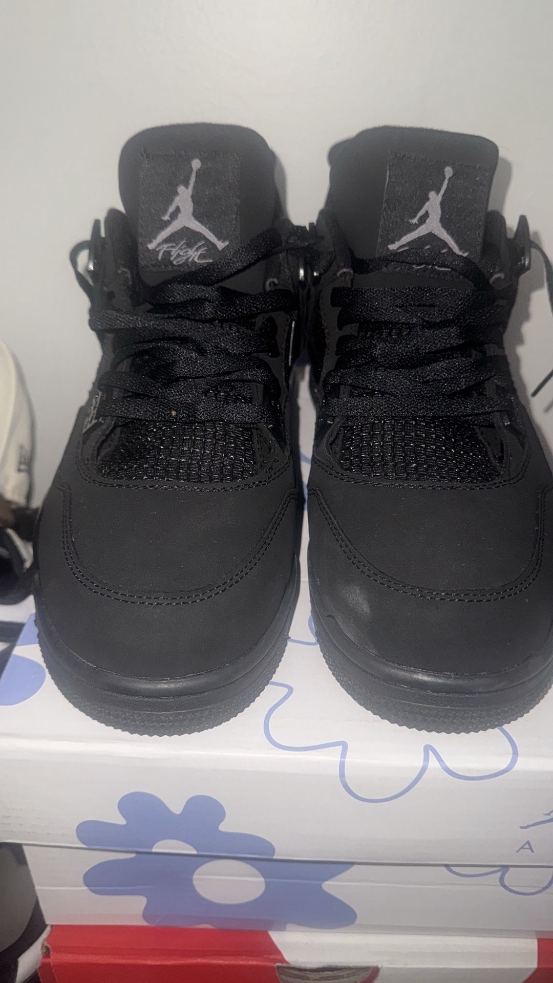 Black Cat Jordan 4