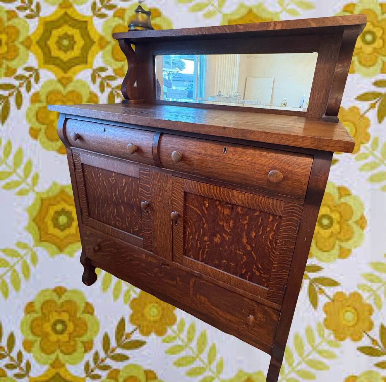Antique tiger oak Sideboard buffet with beveled mirror back circa 1910