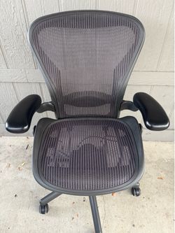 Herman Miller Aeron Chair Size B