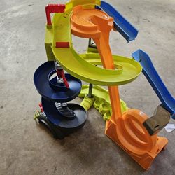 Hotwheel Stunt Track