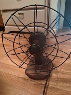 Antique Cast Iron Base 4 Bladed Fan Works Great