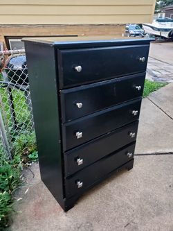 Dresser
