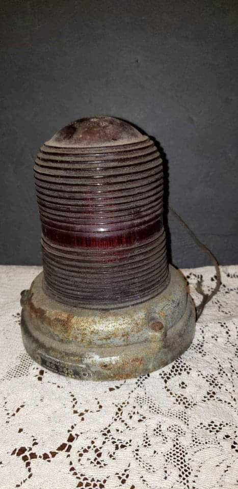 Vintage GRIFFIN LIGHT COMPANY No 360 Police / Fire Beacon Light