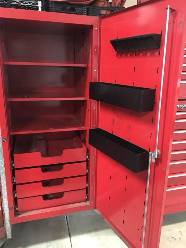 Snap-on side locker tool box