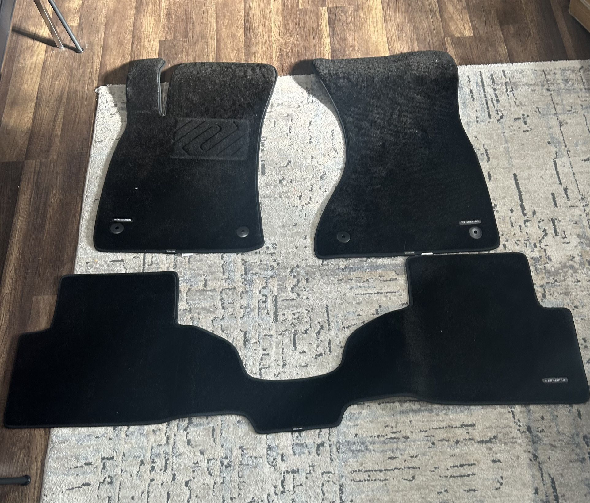 NEW / NUEVO ! Carpet Floor Mats for 2017 - 2025 Audi A4 (B9)