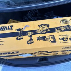 DEWALT DCK530P2 - 5X TOOL/2X BATTERY COMBO KIT - 20V MAX BRUSHLESS - NEW/