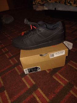 Nike sb dunk low  size 9.5