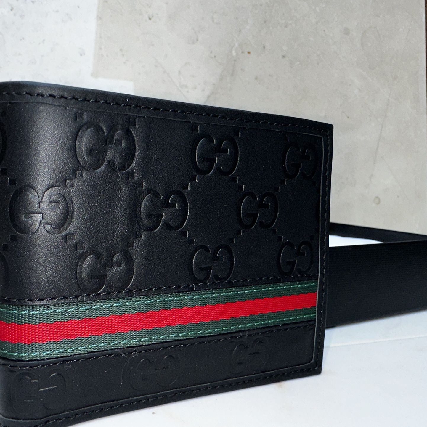 Gucci Guccisima Bi fold Mens Wallet In Silver/ Black for Sale in Whittier,  CA - OfferUp