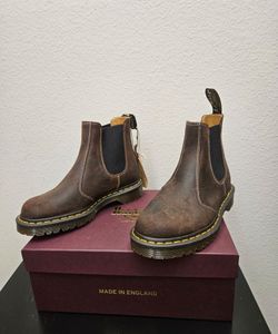 Dr Martens Chelsea made in england NWT size M7 W8