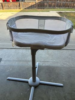 HALO Baby Bassinet with Stand