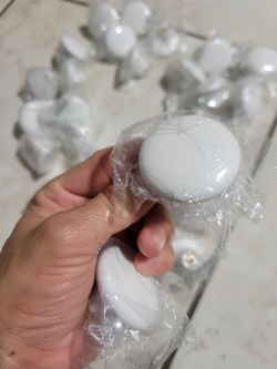 Ceramic knob white