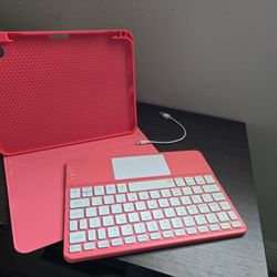 CaseCase, keyboard and cable to connect, only what is in the photo.