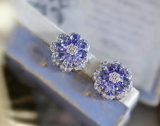Pendientes para mujer en plata de ley 925 con diseño de flores y piedra natural