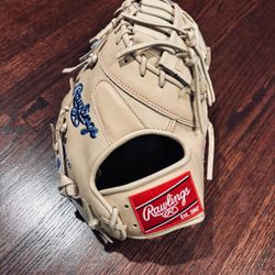 Rawlings heart of hide 13” 1st basemen glove