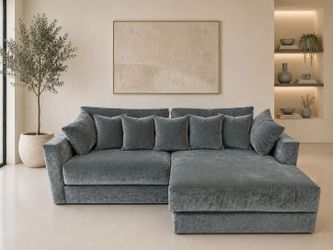 Beautiful Sectional Couch + DELIVERY