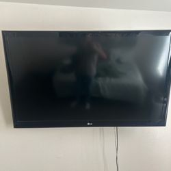 55in LG TV 