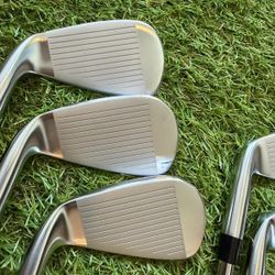 2025 TaylorMade Chrome P790 Right Hand Iron Set 4-PW, DG Flex 105 S300 Black