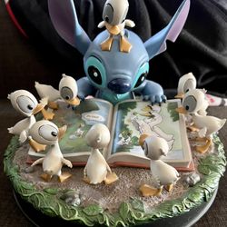 Disneyland Stitch And Ugly Duckling