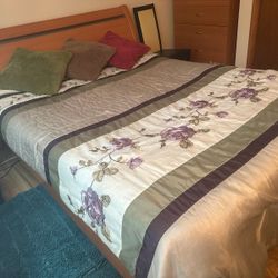 Queen size Bed With Mattress 