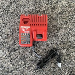 Milwaukee M18 & M12 Charger