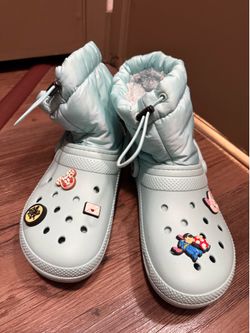 Light Blue Crocs Neo Puff Boot, M7/W9